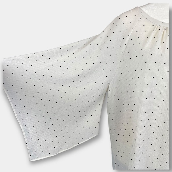 EUC Vince Camuto Polka Dot Blouse White Black Size Medium - Picture 4 of 6